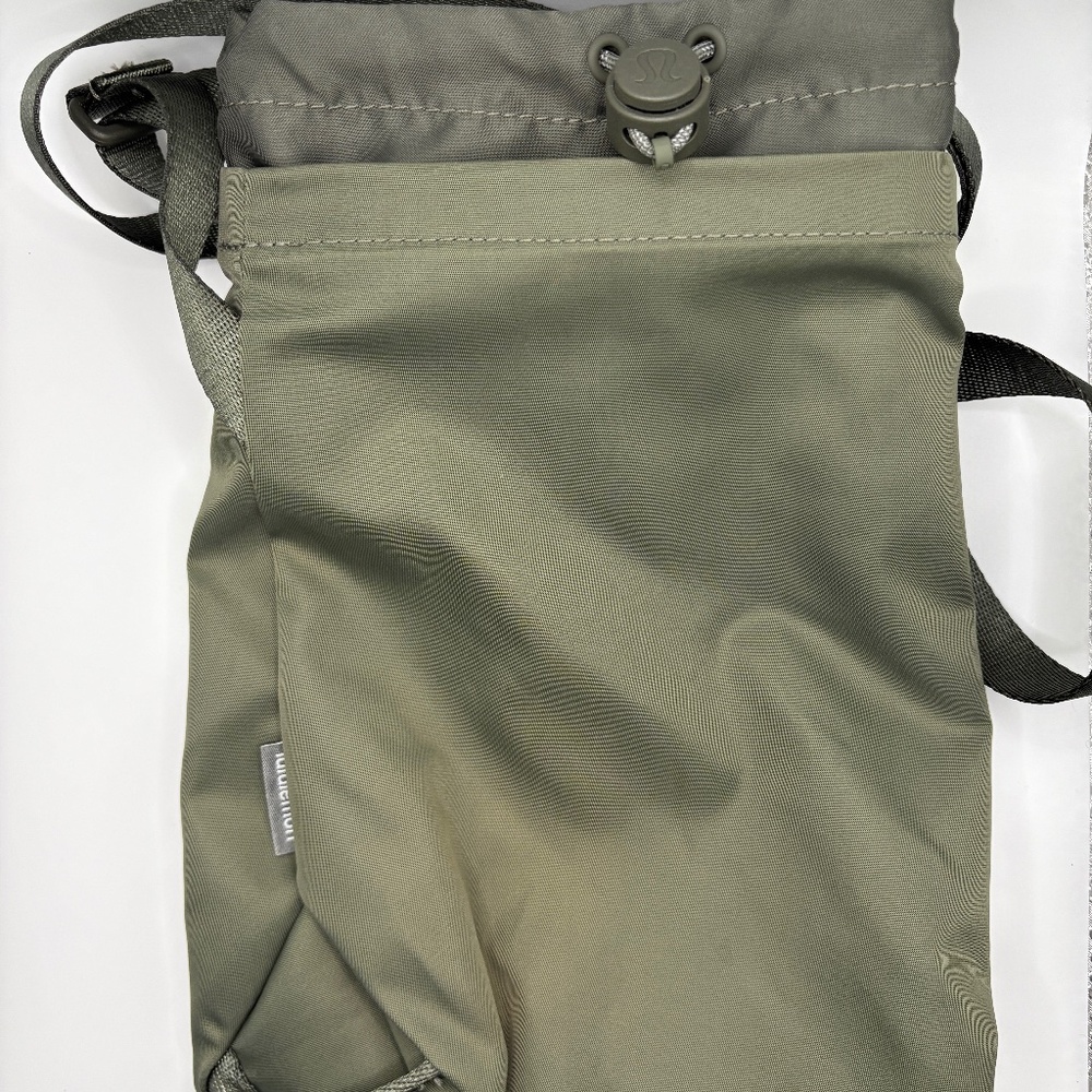 Lululemon Water Bottle Crossbody Bag 2.5L